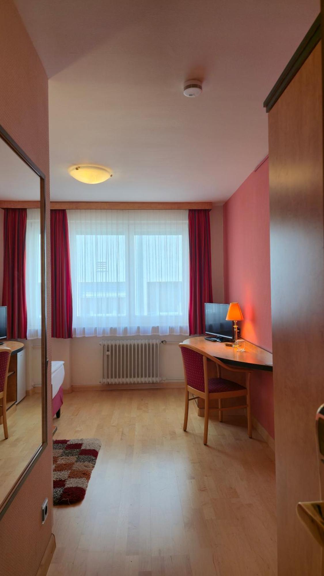 Hotel Boardinghouse Sonne à Offenbourg Chambre photo